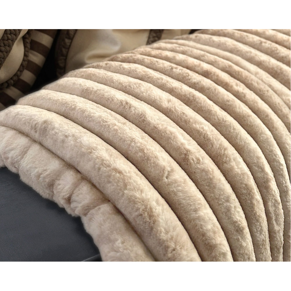 Pom kaninpels plaid Taupe/Rose 150 x 200 cm