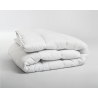 Perfekt komfort med allergivenlig Sleeptime Micro Touch enkeltdynen.