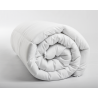Perfekt komfort med allergivenlig Sleeptime Micro Touch enkeltdynen.