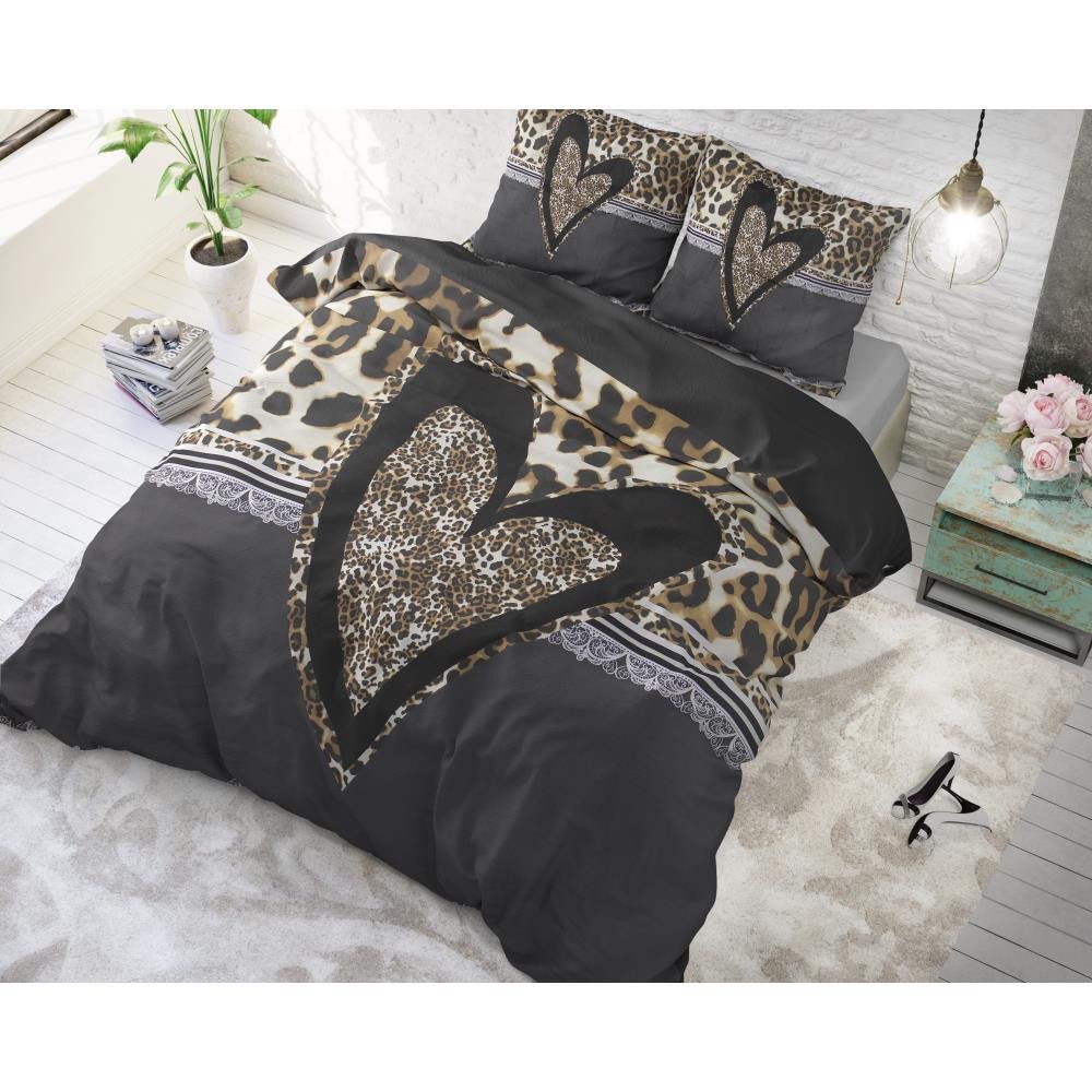 Sengesæt Panther Love Heart Brun i ren bomuld med leopard mønster fra Sleeptime.dk