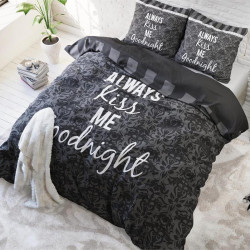 Sengesæt Always Kiss Me Goodnight, grå med sød tekst i ren bomuld fra Sleeptime.dk