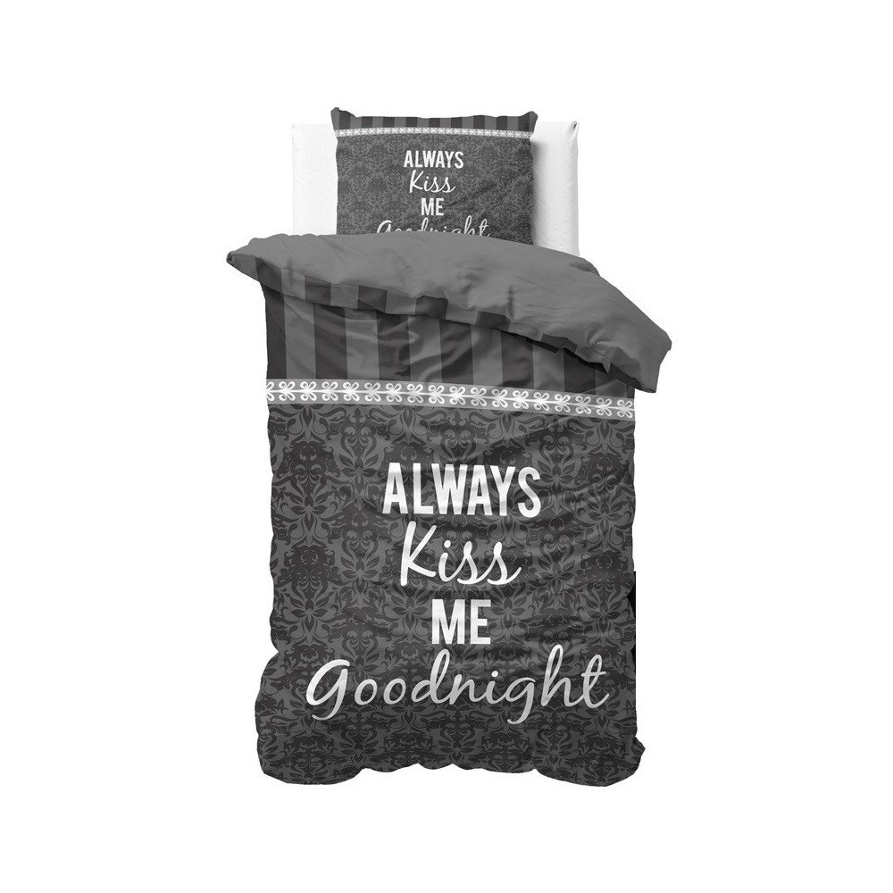 Sengesæt Always Kiss Me Goodnight, grå med sød tekst i ren bomuld fra Sleeptime.dk