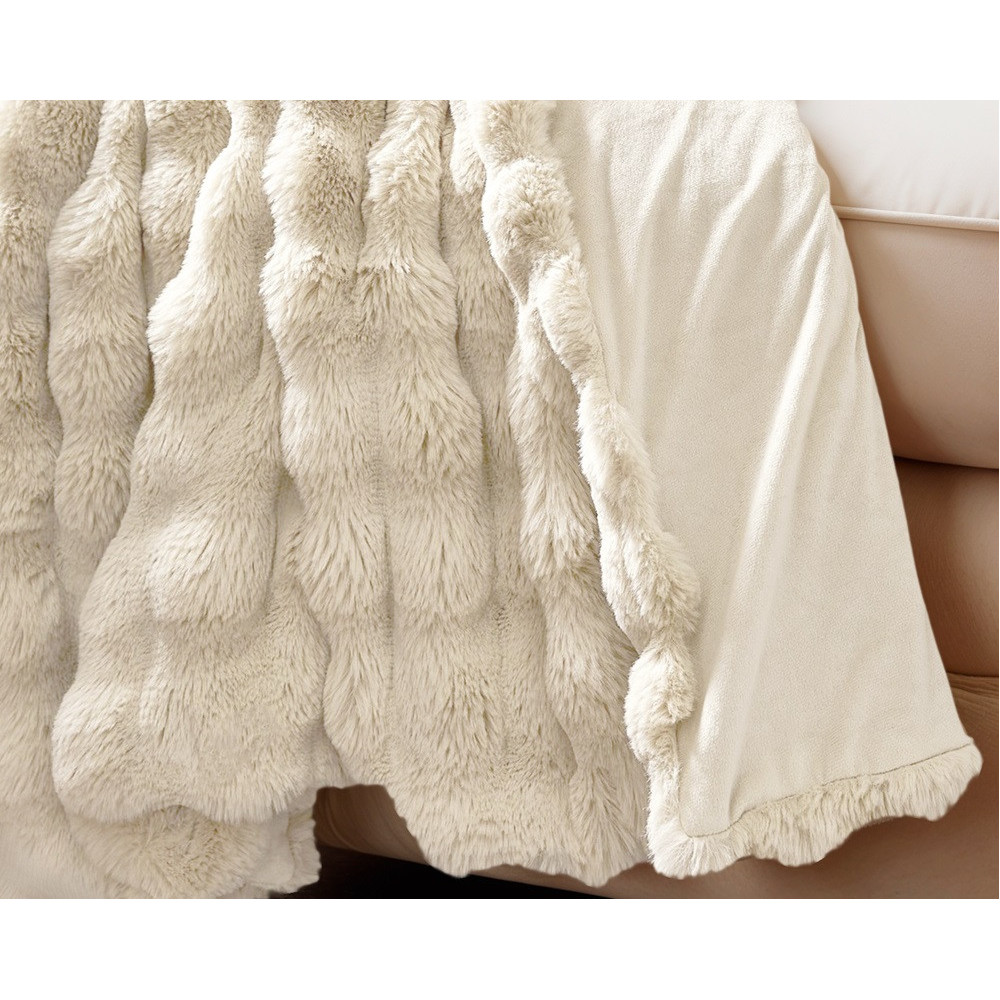 Imiteret Pom-kaninpels plaid